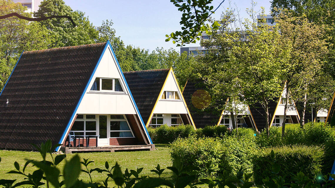 Aussenansicht der Nurdachhäuser in Damp