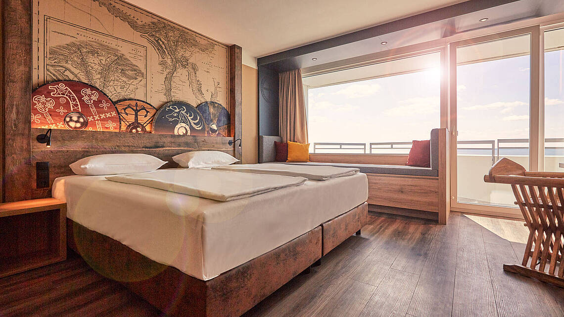 Blick auf das Doppelbett in der Superiorsuite